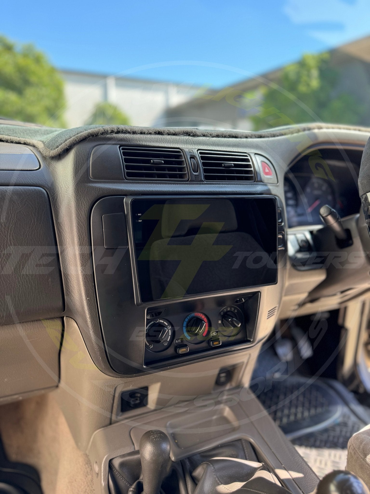 Nissan GU Patrol Y61 1997 - 2004 Apple Carplay Head Unit - Tech4tourers