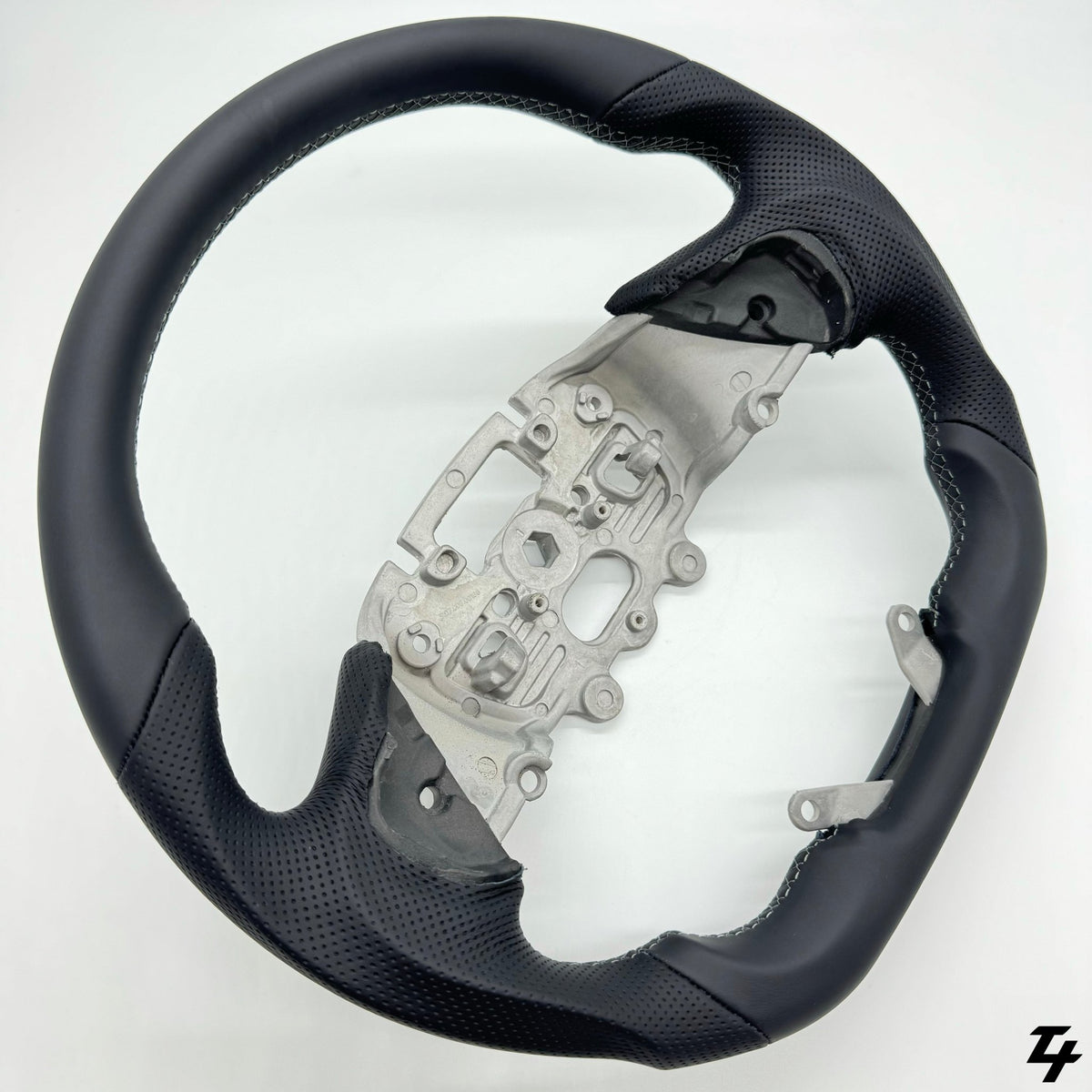 Ford Ranger 2022 - On Premium Steering Wheel - Leather - Tech4tourers