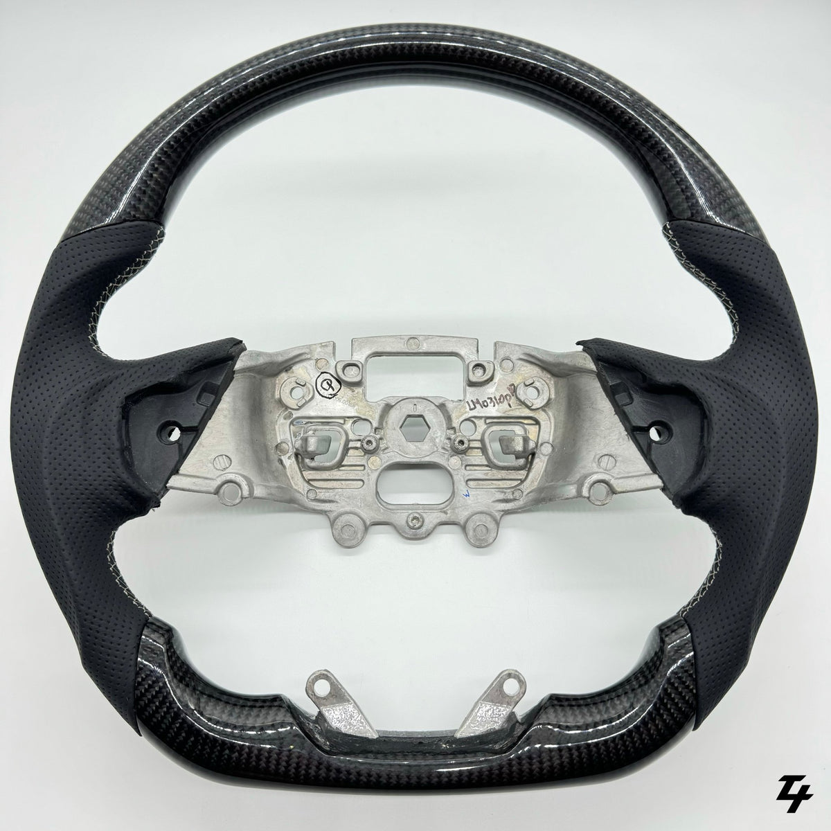 Ford Ranger 2022 - On Premium Steering Wheel - Perforated Leather & Carbon Fiber - Tech4tourers