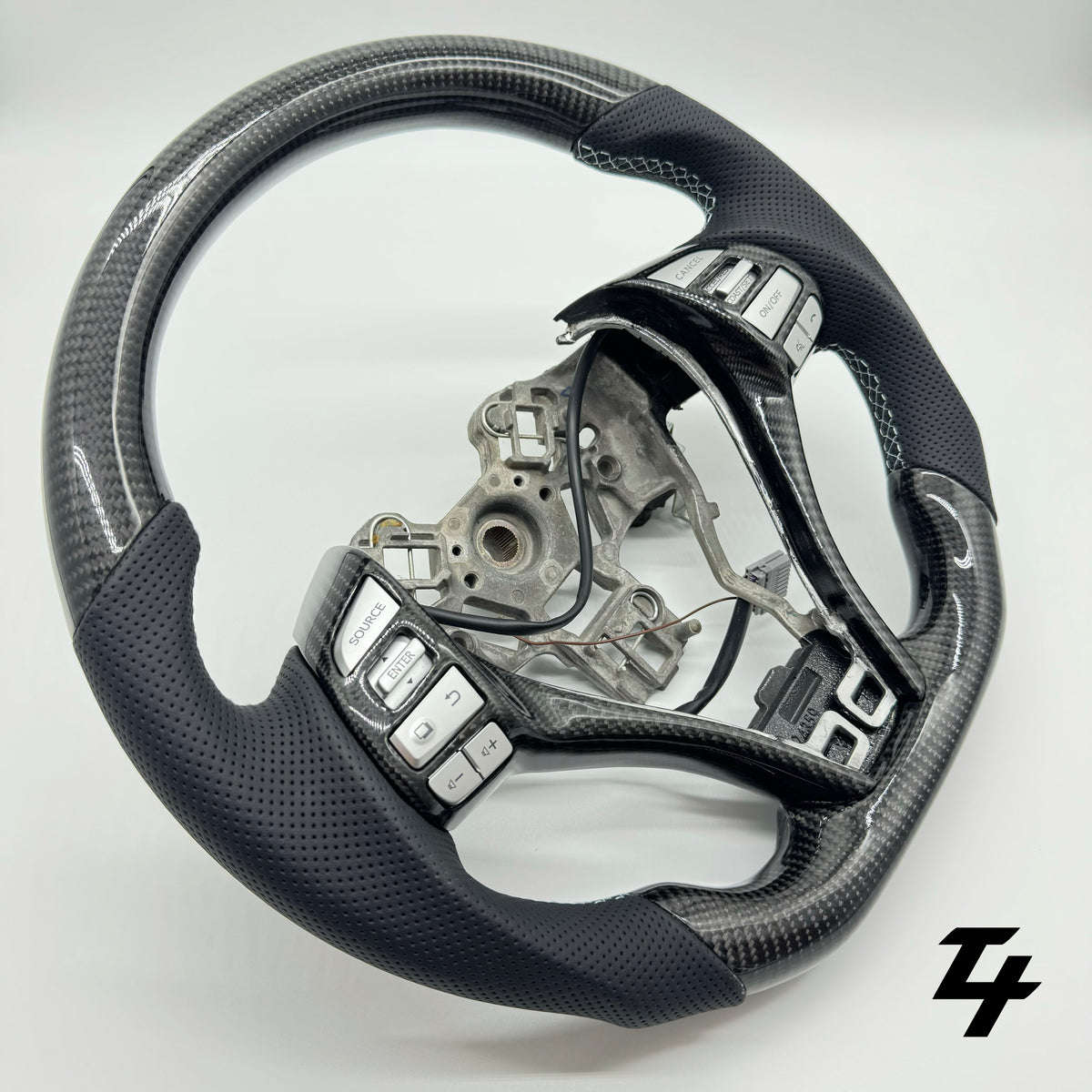 Nissan Navara NP300 D23 premium aftermarket steering wheel – carbon fiber and leather design