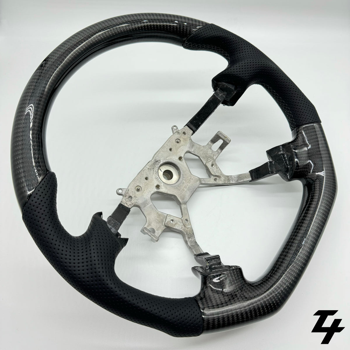 Nissan Patrol Gu Y61 Custom steering wheel - Carbon fiber