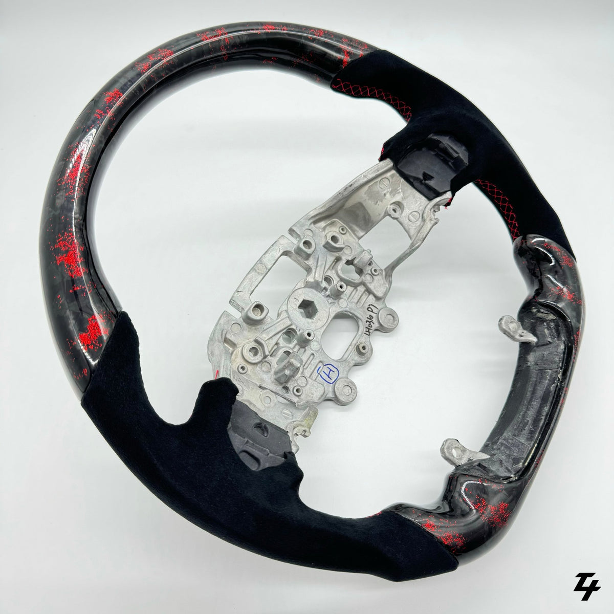 Ford Ranger Raptor 2022 - On Premium Steering Wheel - Alcantara & Forged Carbon - Tech4tourers