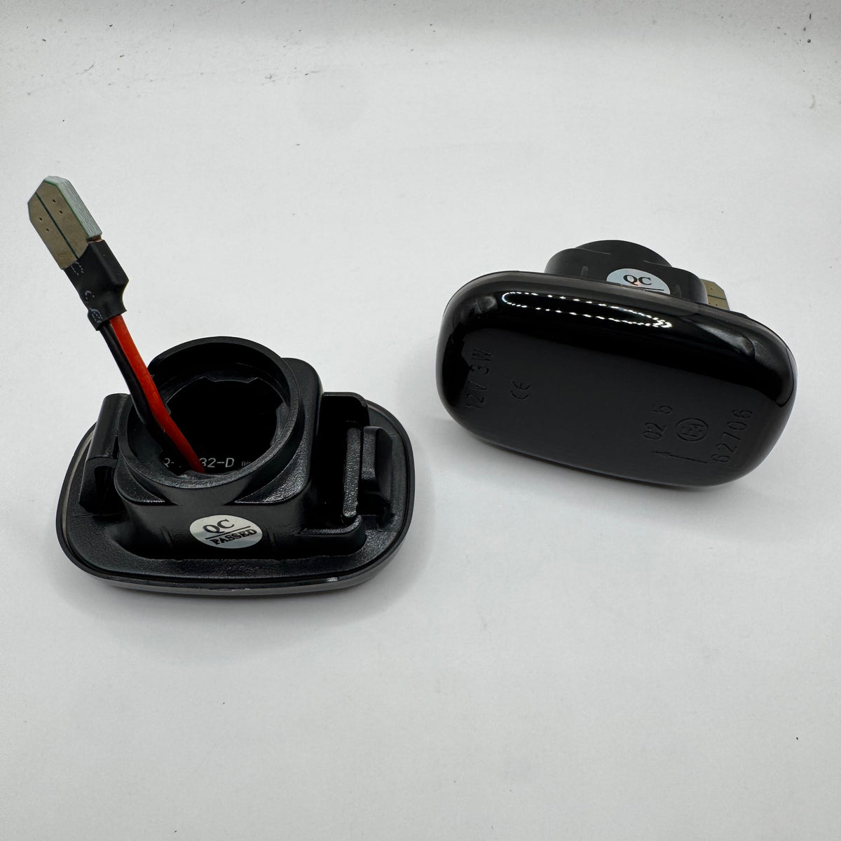 Sequential LED Side Marker (smoked) suitable for Toyota Hilux N70