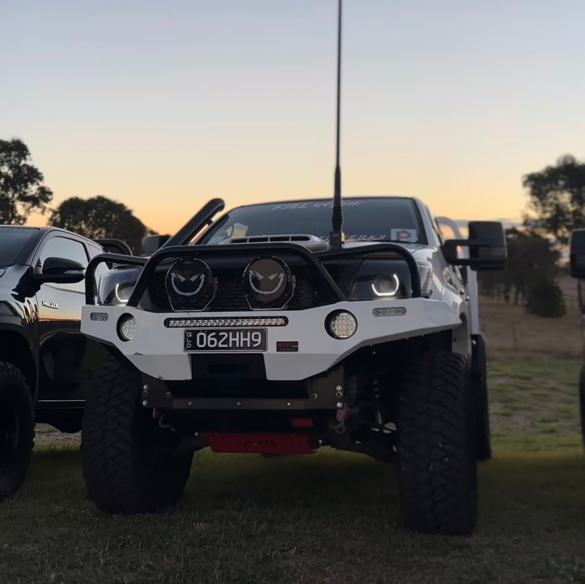 Premium Projector Headlights suitable for use with Toyota Hilux N70 - Tech4tourers