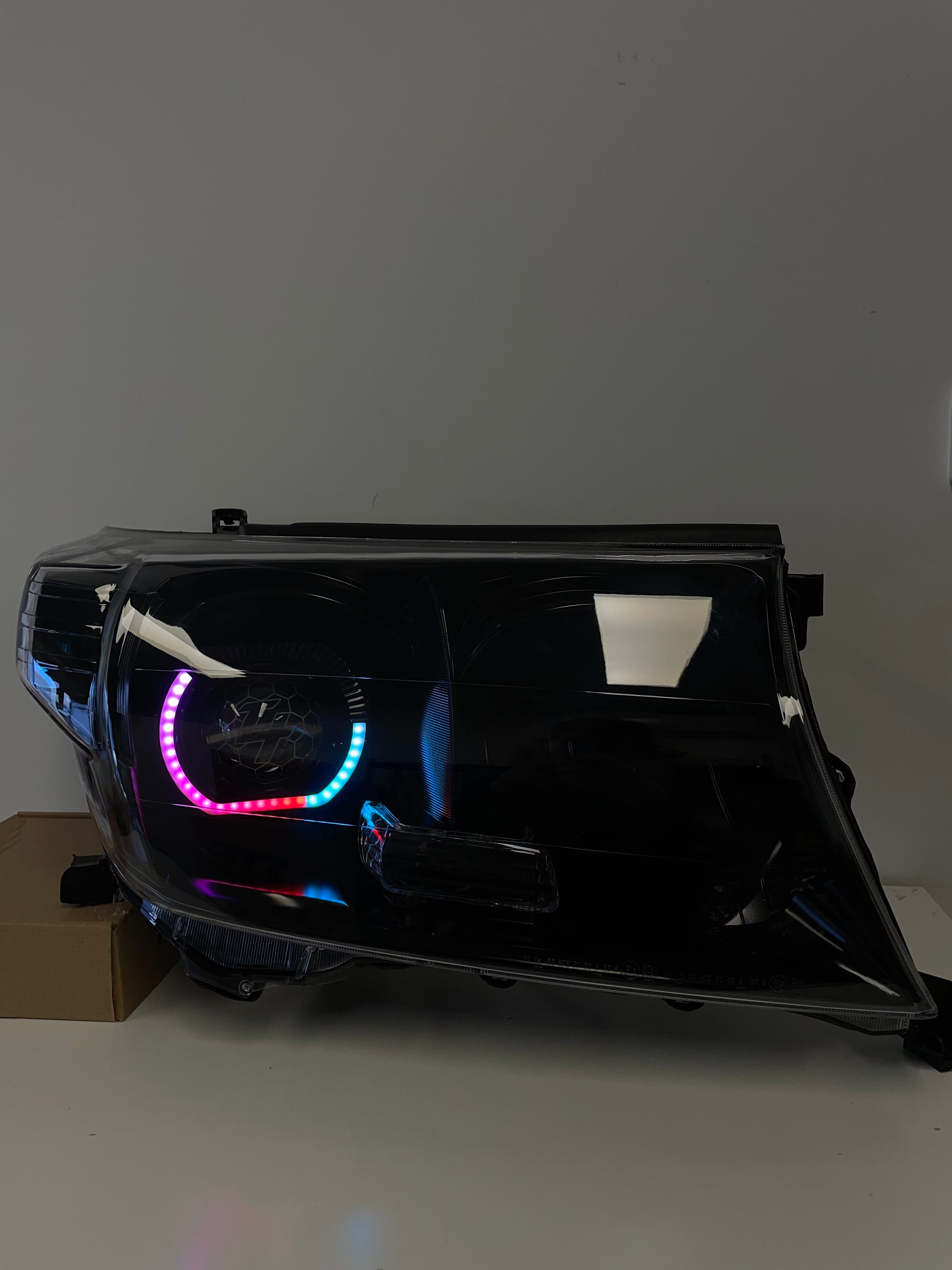 Premium Projector Headlights suitable for use with Toyota Land Cruiser 200 series