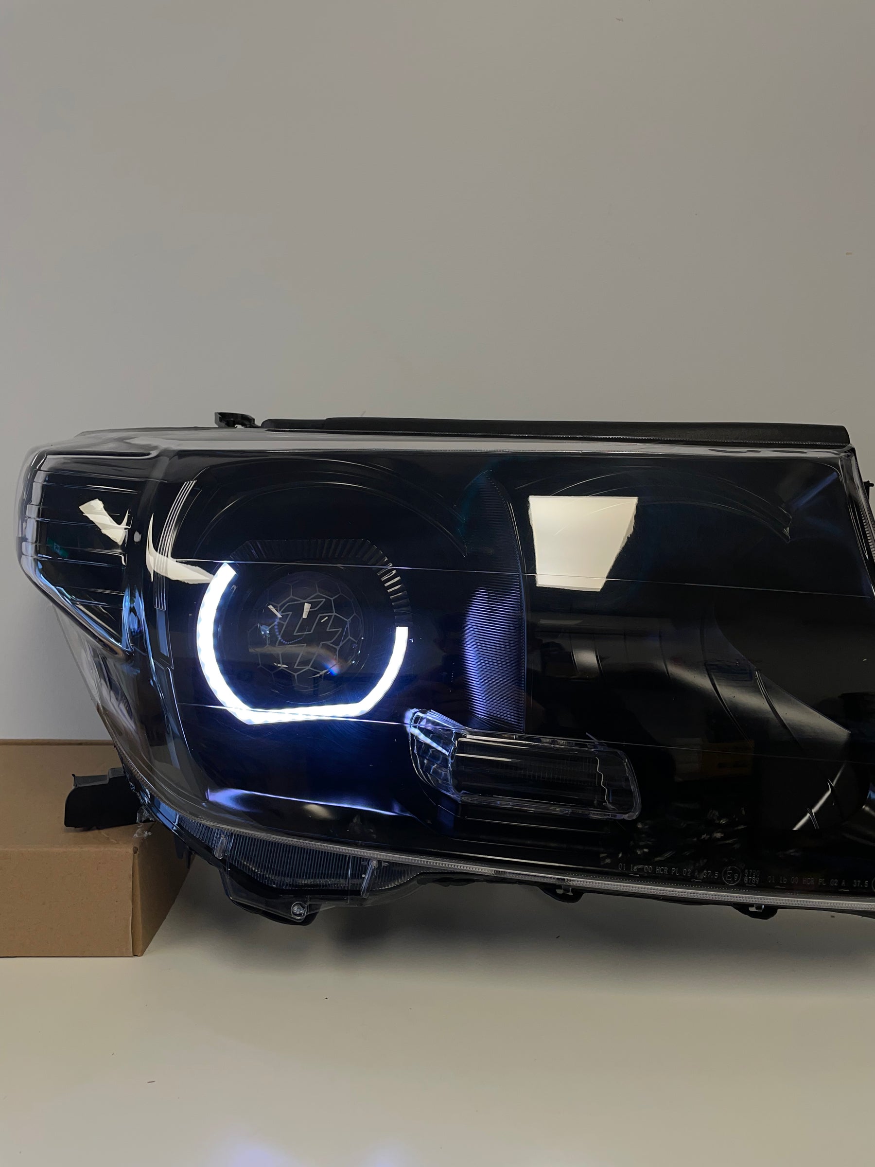 Premium Projector Headlights suitable for use with Toyota Land Cruiser 200 series