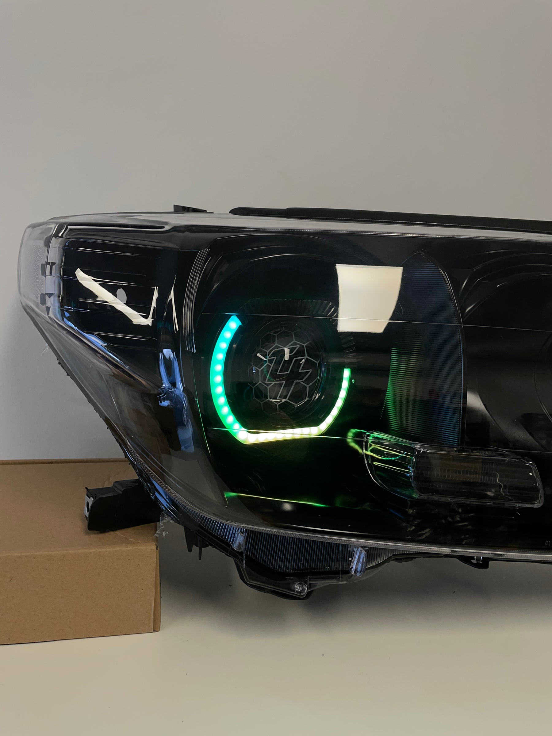 Premium Projector Headlights suitable for use with Toyota Land Cruiser 200 series