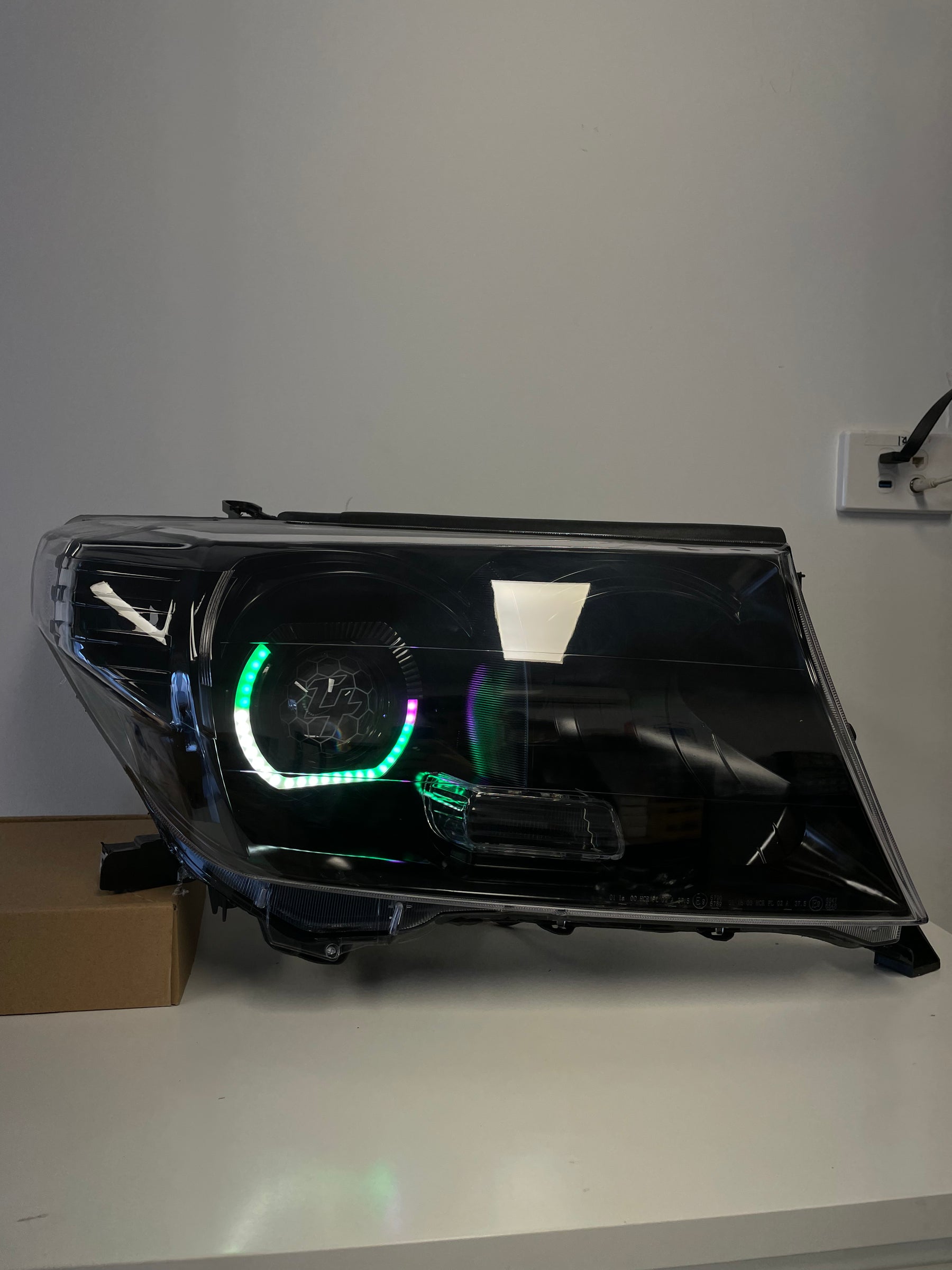 Premium Projector Headlights suitable for use with Toyota Land Cruiser 200 series