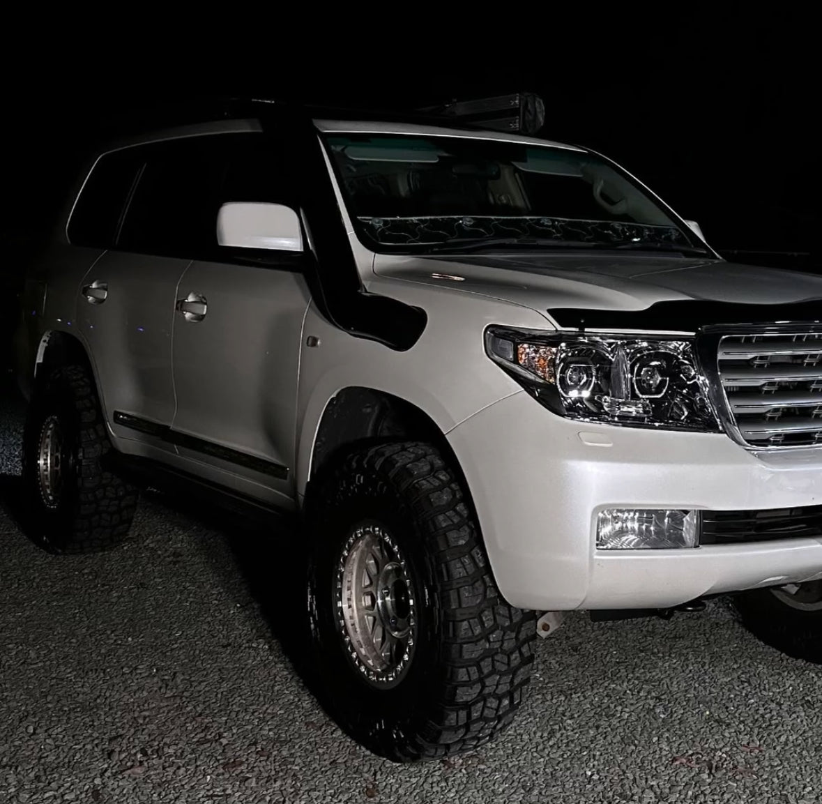 Premium Projector Headlights suitable for use with Toyota Land Cruiser 200 series