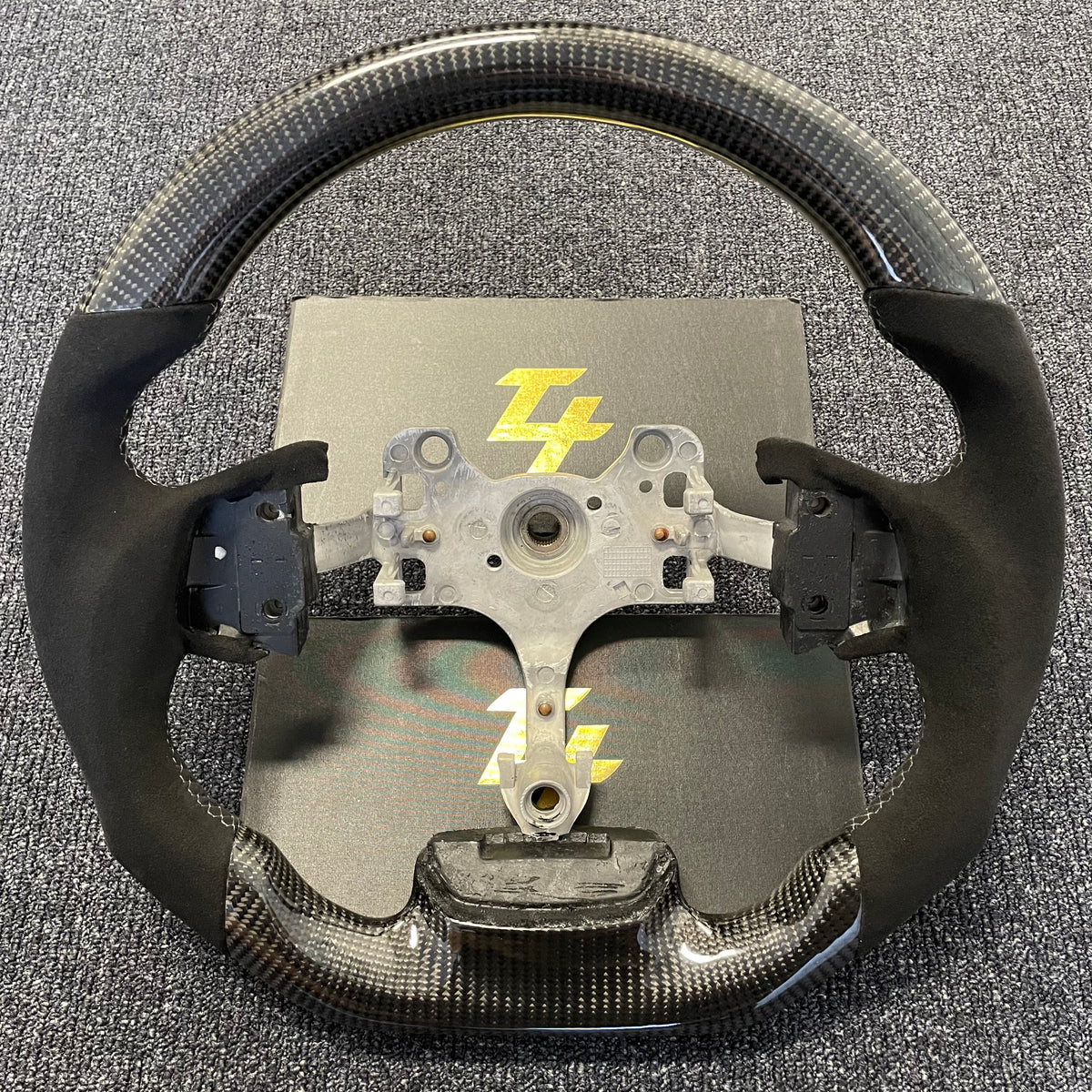 Isuzu D-max 2012-2019 Premium Steering wheel - Alcantara