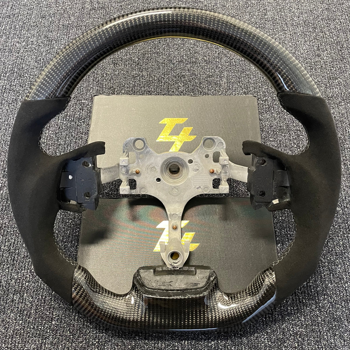 Isuzu D-max 2012-2019 Premium Steering wheel - Alcantara