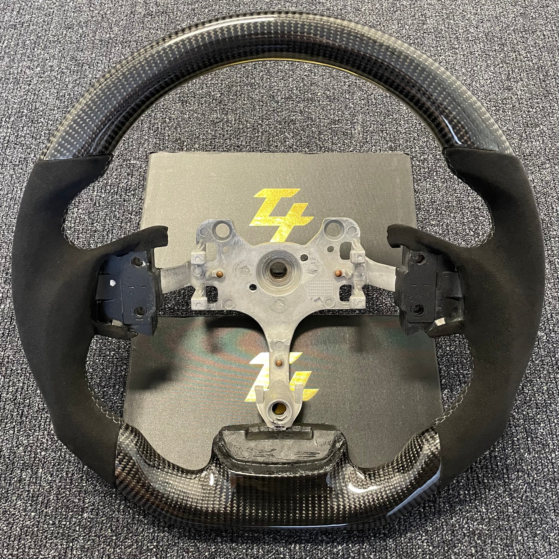 Isuzu D-max 2012-2019 Premium Steering wheel - Alcantara