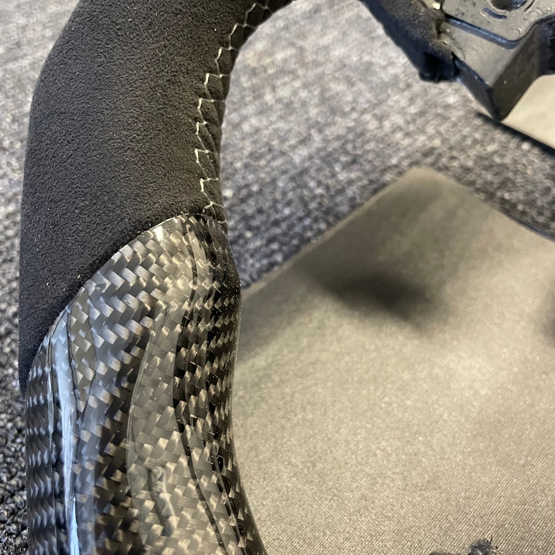 Isuzu D-max 2012-2019 Premium Steering wheel - Alcantara