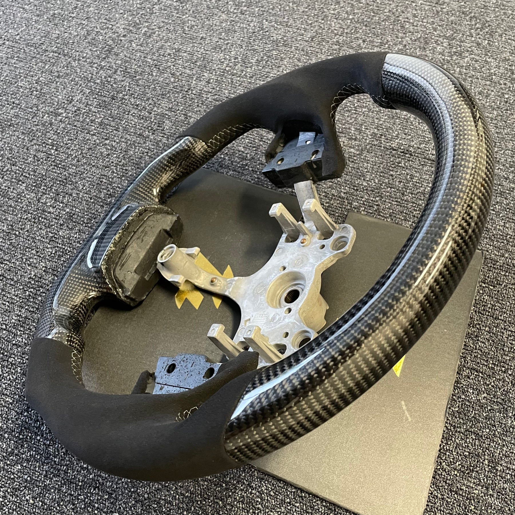Isuzu D-max 2012-2019 Premium Steering wheel - Alcantara