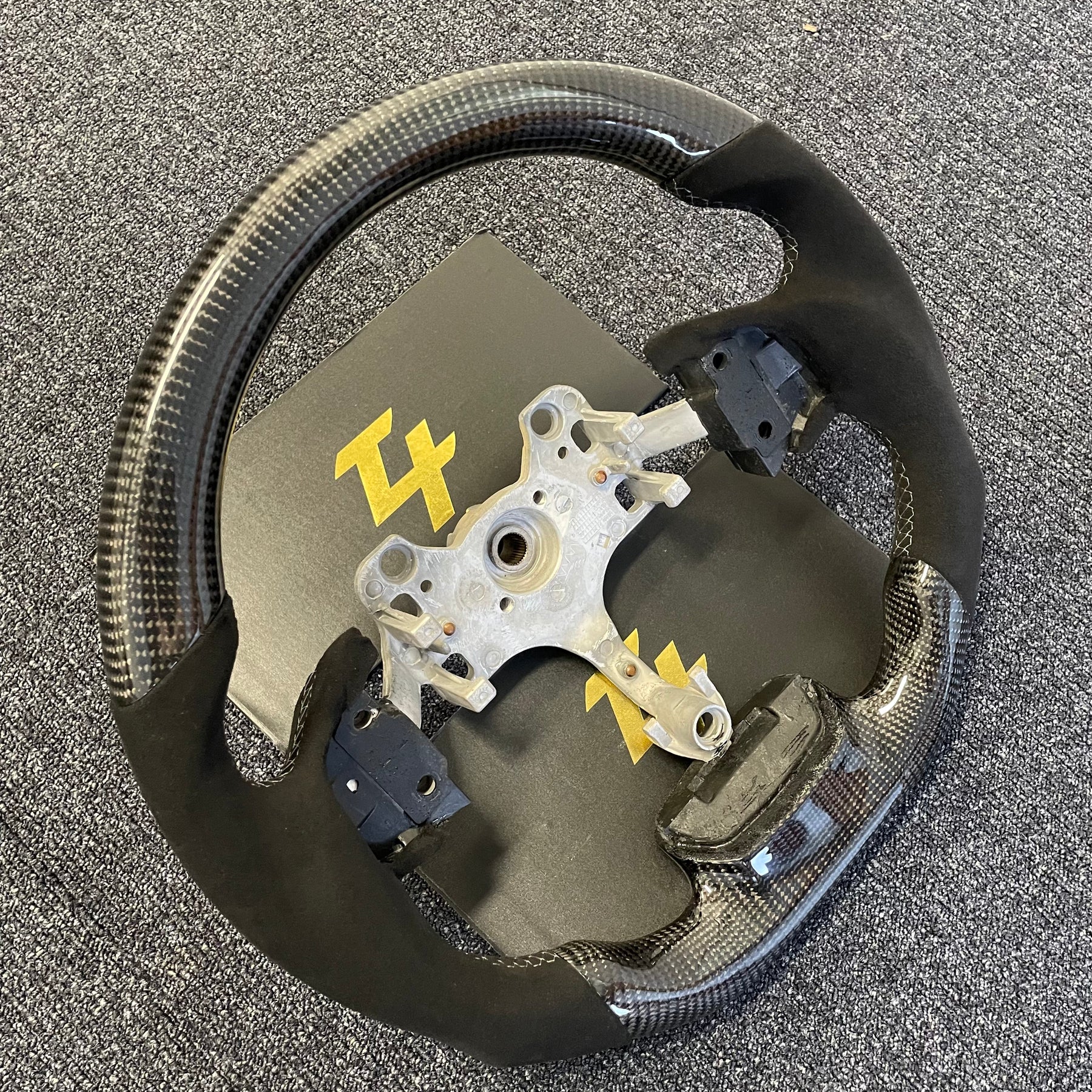 Isuzu D-max 2012-2019 Premium Steering wheel - Alcantara
