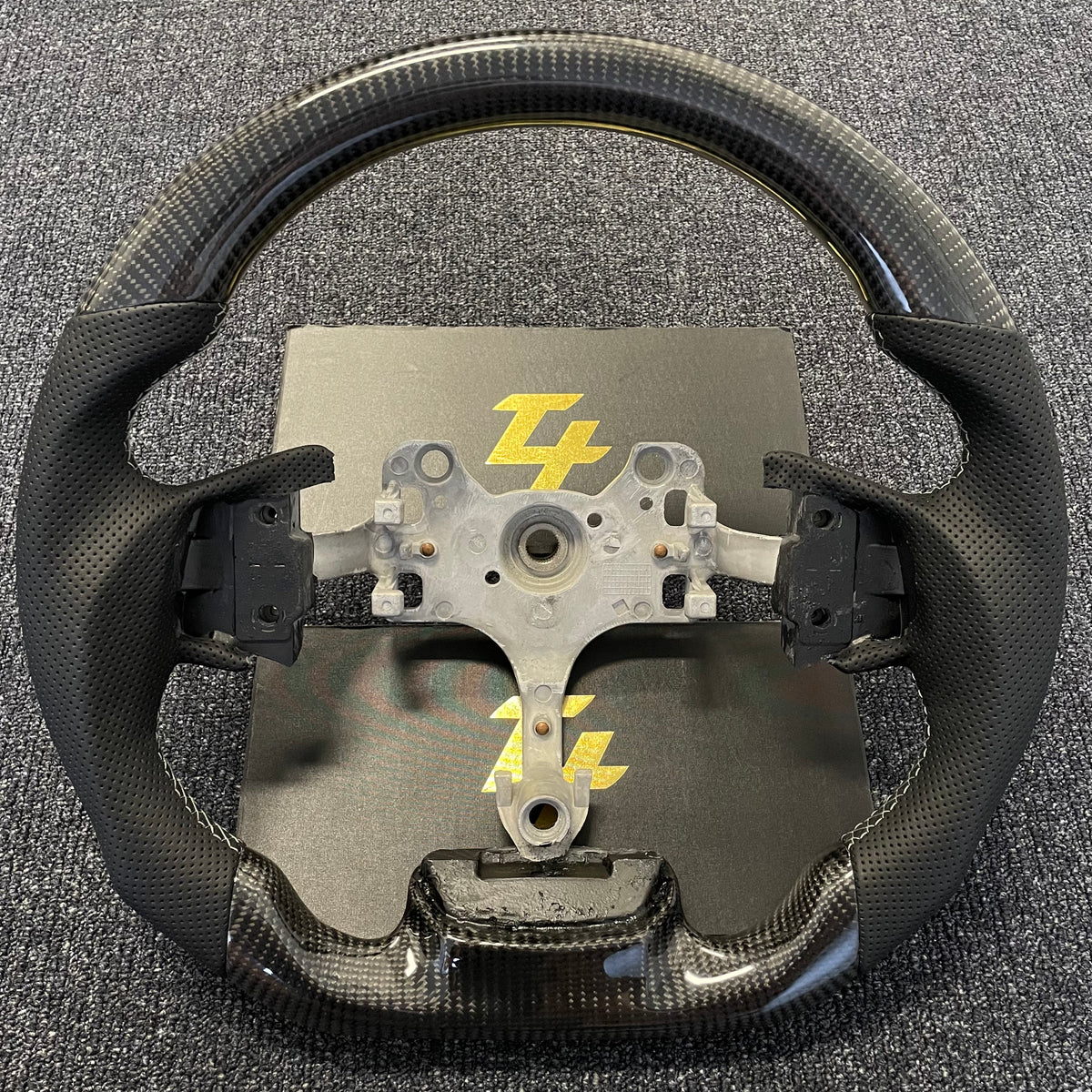 Isuzu D-max 2012-2019 Premium Steering wheel - Perforated Leather
