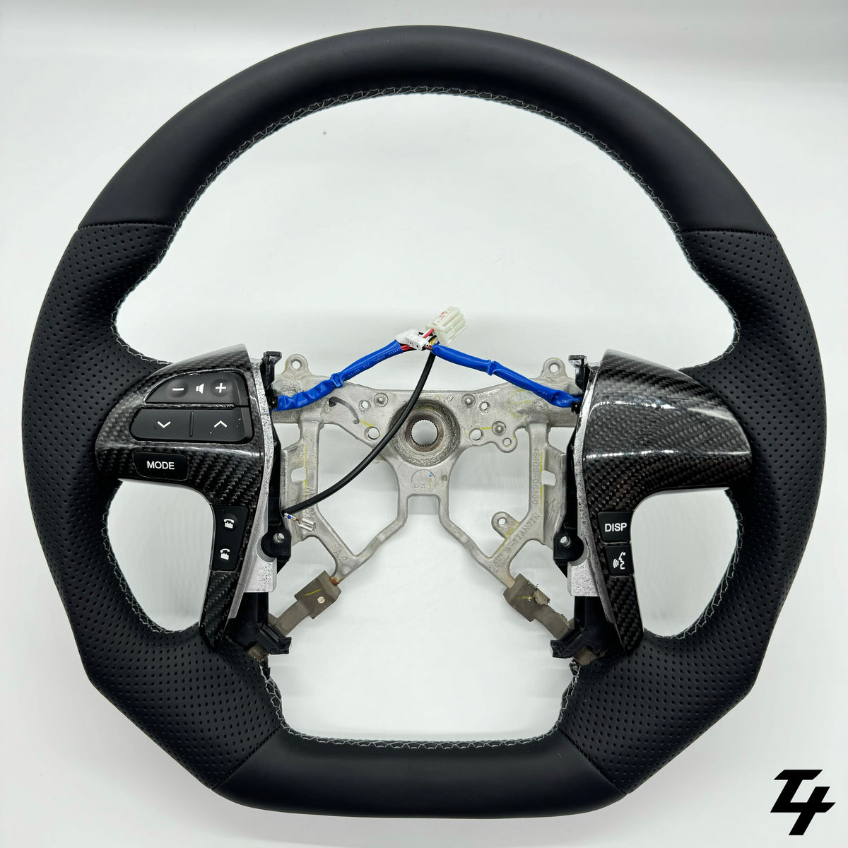 Toyota Hilux N70 Steering wheel - Perforated leather (Front view - Product photo)