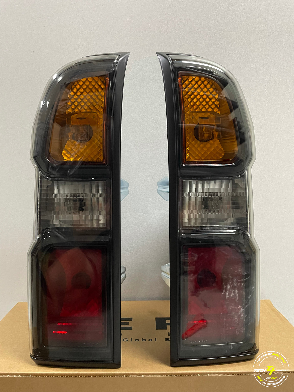 Nissan Gu Patrol S4-On JDM/Dubi Style Tail Lights (DEPO)
