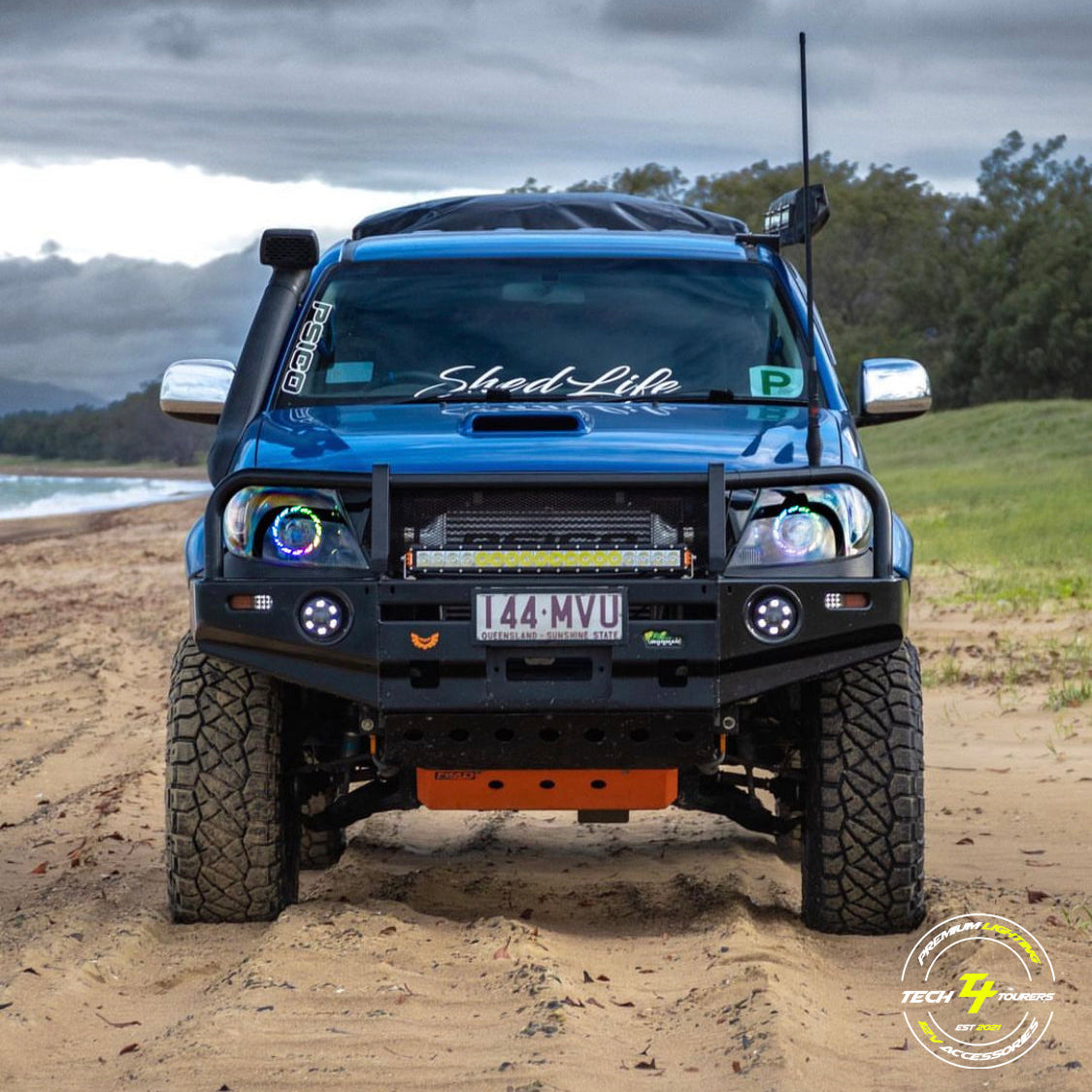 Premium Projector Headlights suitable for use with Toyota Hilux N70 Pre facelift