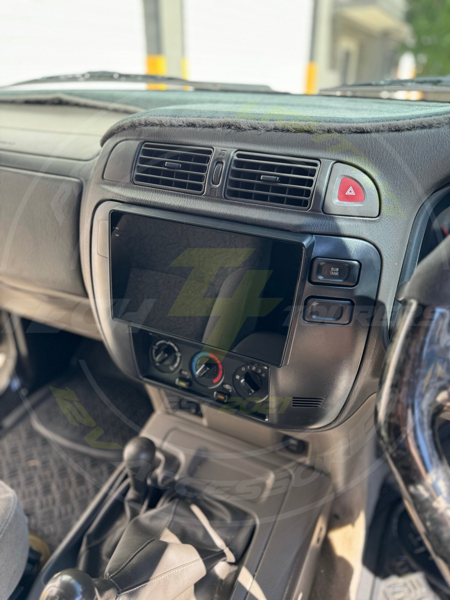 Nissan GU Patrol Y61 1997 - 2004 Apple Carplay Head Unit - Tech4tourers