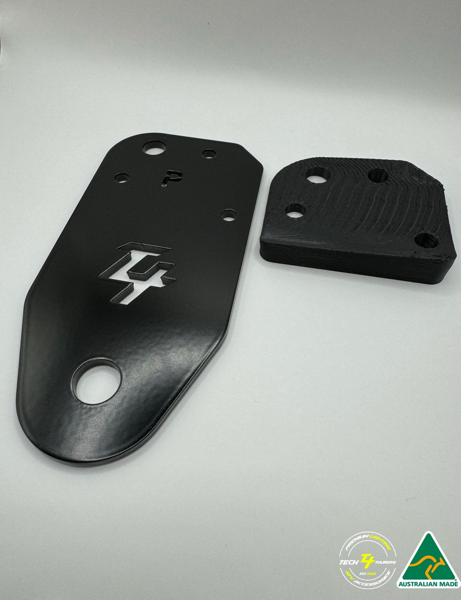 Nissan Gu Patrol Y61 2004 - On UHF Mirror Mount - Tech4tourers
