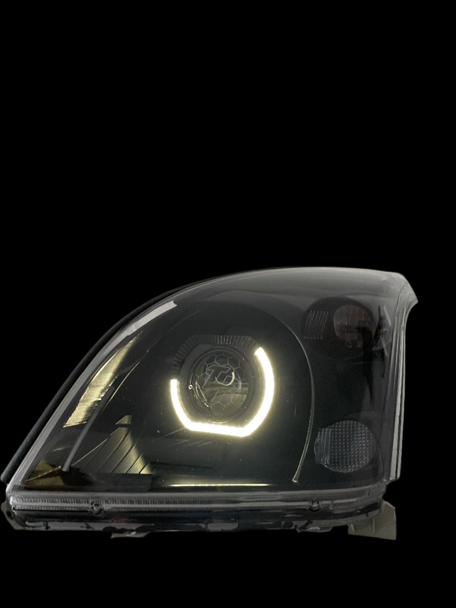 Premium Projector headlights suitable for use with Toyota Prado 120 series - Tech4tourers