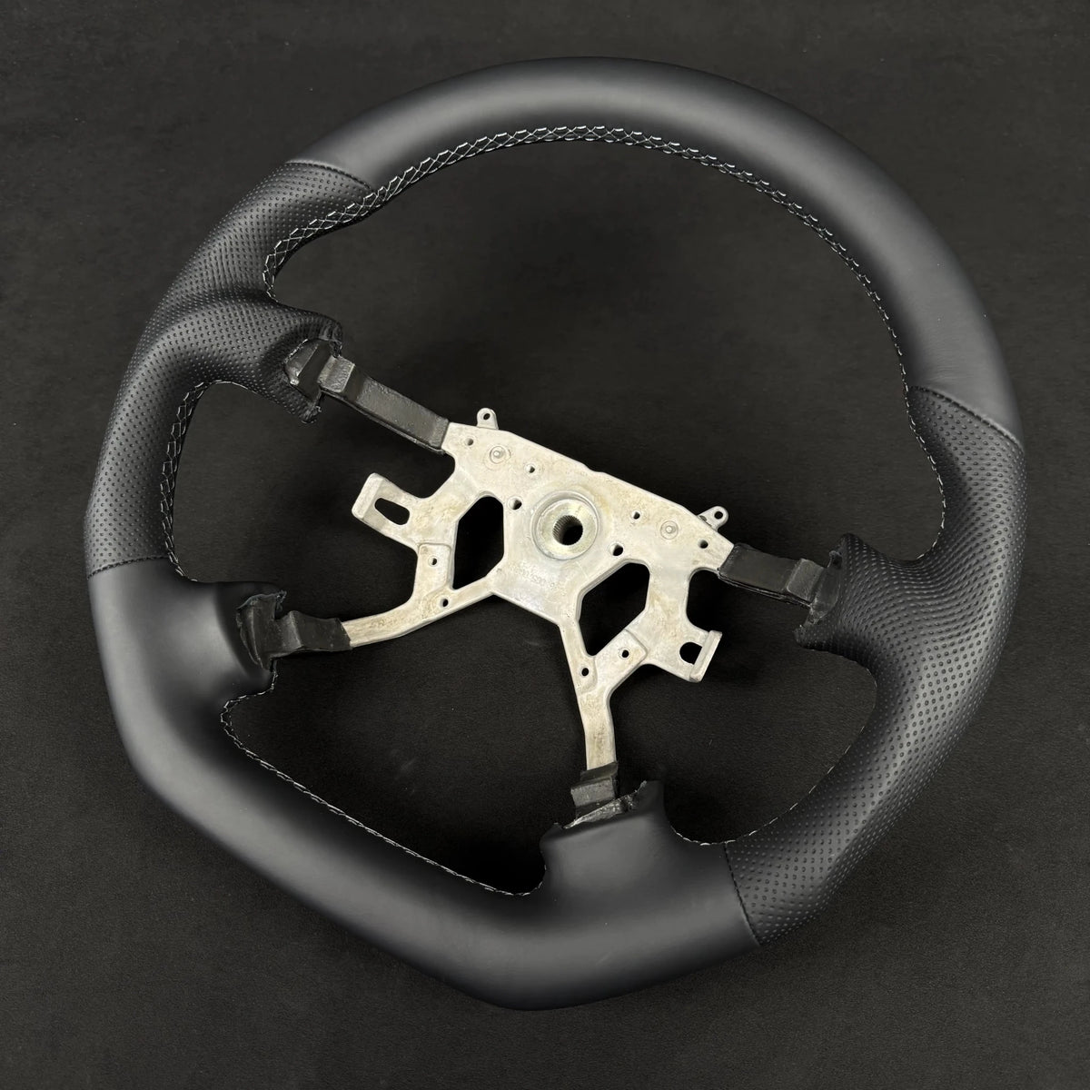 NISSAN PATROL GU Y61 PREMIUM STEERING WHEEL - FULL GENUINE LEATHER - Tech4tourers