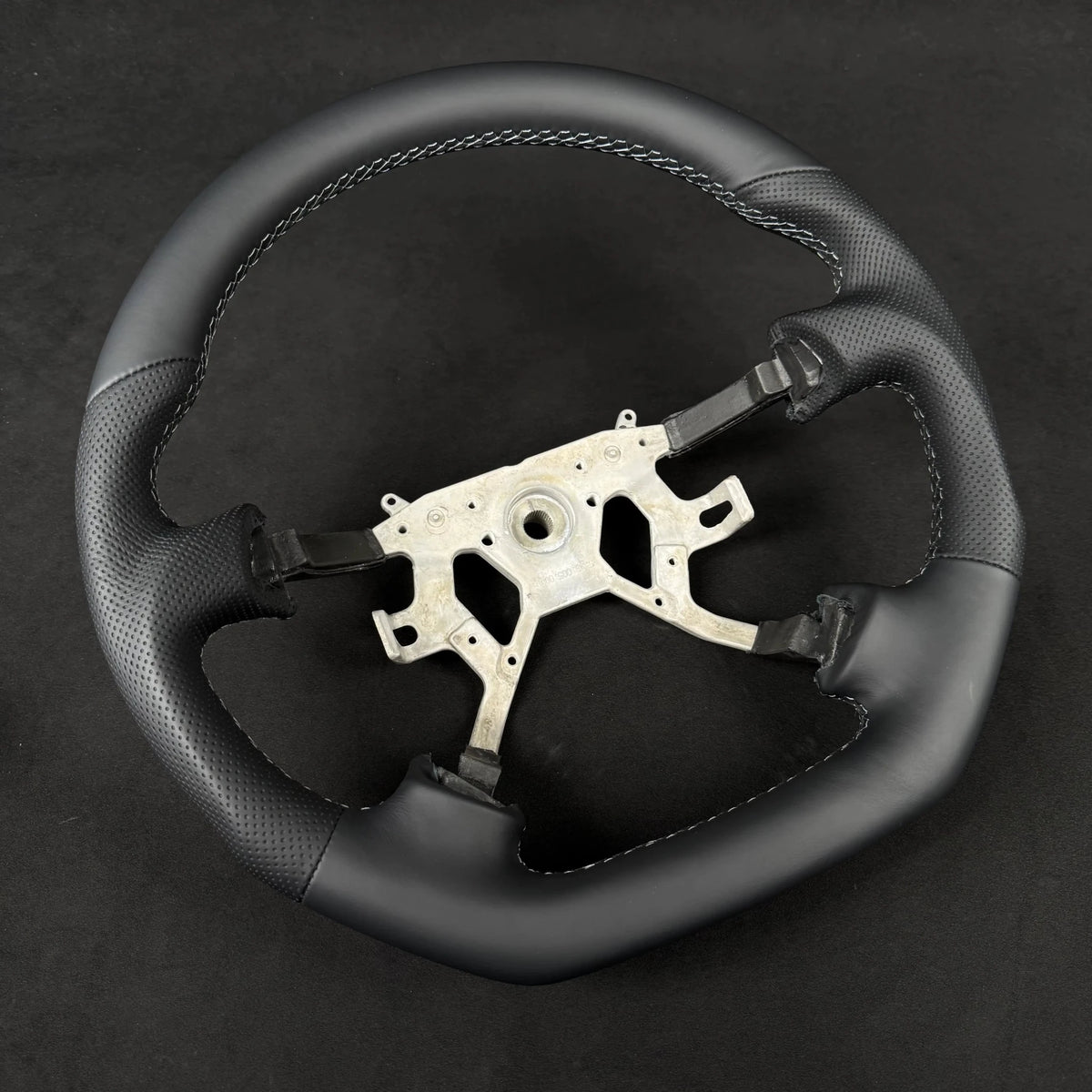 NISSAN PATROL GU Y61 PREMIUM STEERING WHEEL - FULL GENUINE LEATHER - Tech4tourers