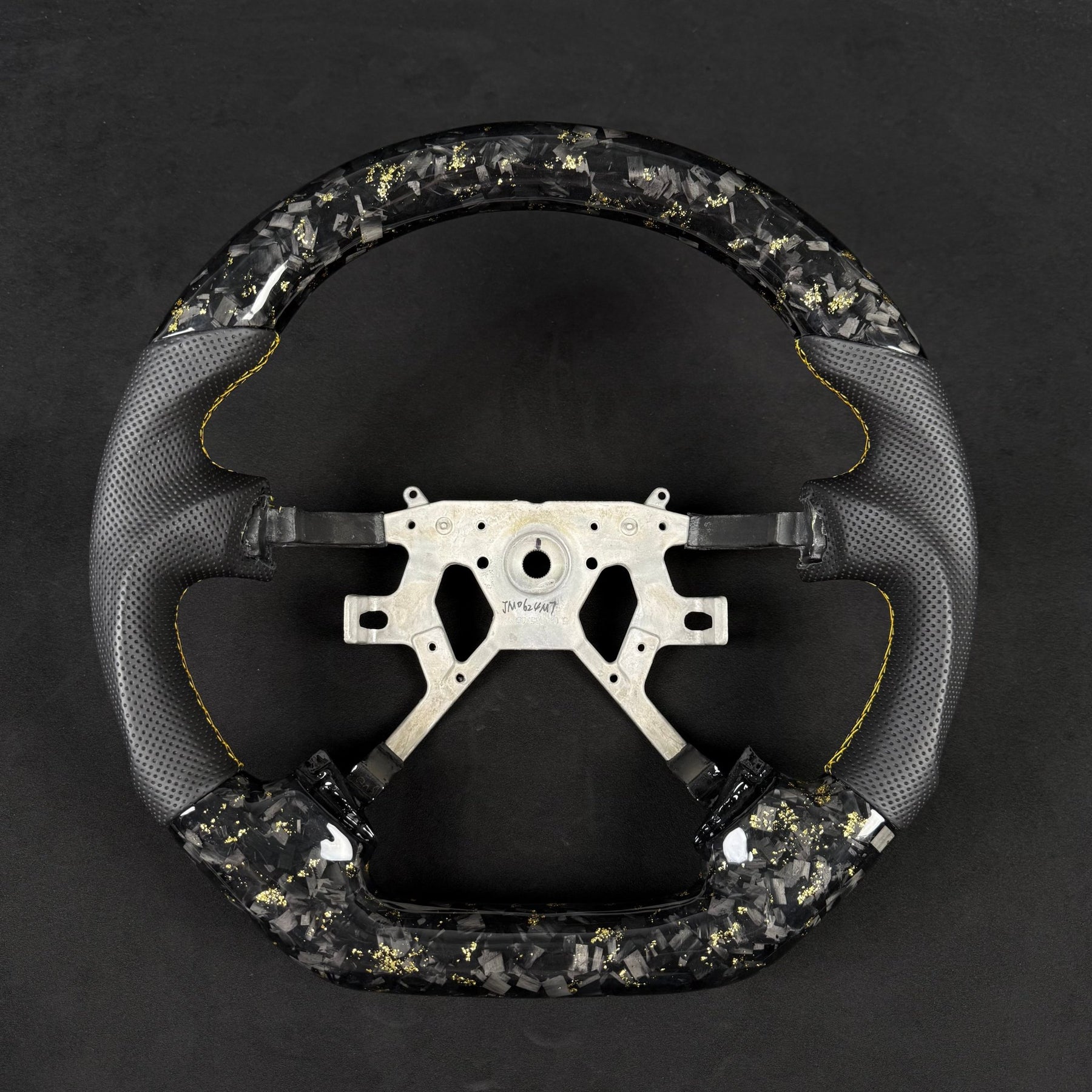 NISSAN GU PATROL Y61 PREMIUM STEERING WHEEL - GENUINE FORGED CARBON (GOLD FLAKE) - Tech4tourers