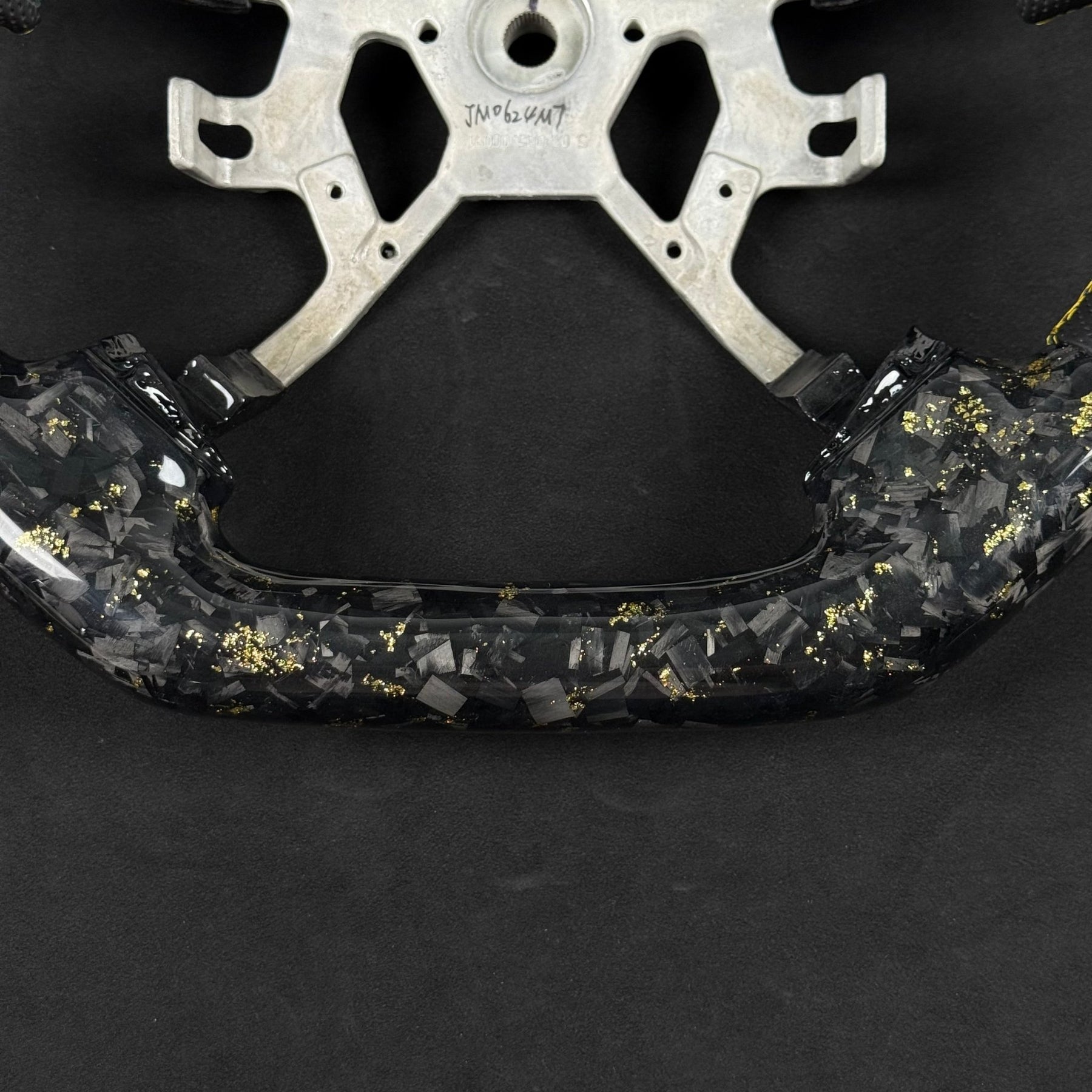 NISSAN GU PATROL Y61 PREMIUM STEERING WHEEL - GENUINE FORGED CARBON (GOLD FLAKE) - Tech4tourers