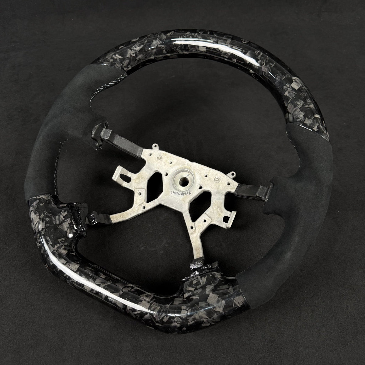 NISSAN GU PATROL Y61 PREMIUM STEERING WHEEL - GENUINE FORGED CARBON & ALCANTARA - Tech4tourers