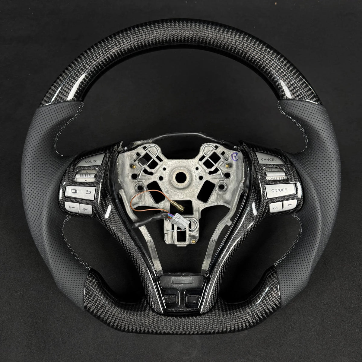 Nissan Navara Np300/D23 Premium Steering Wheel - Genuine Perforated Leather & Carbon Fiber - Tech4tourers