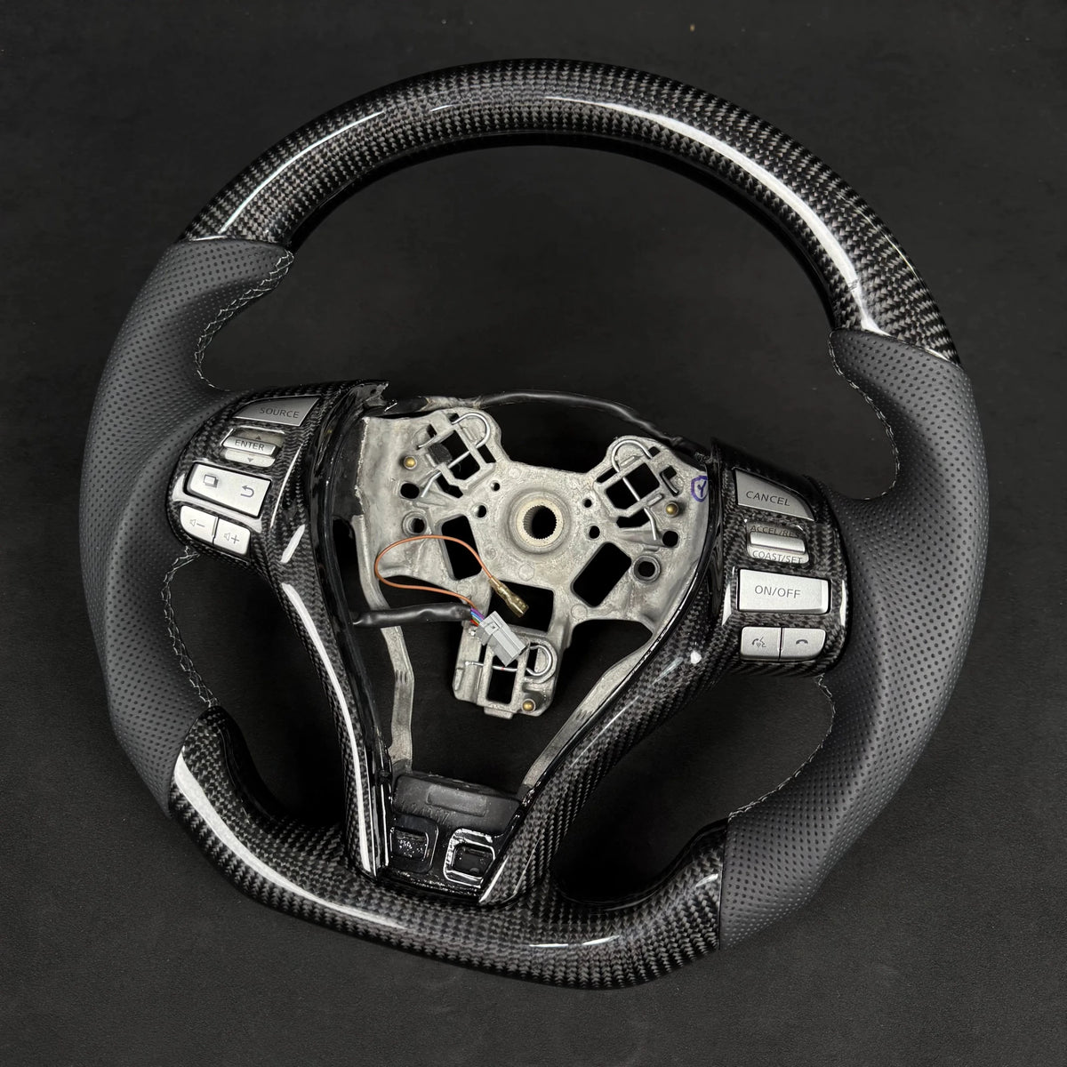 Nissan Navara Np300/D23 Premium Steering Wheel - Genuine Perforated Leather & Carbon Fiber - Tech4tourers