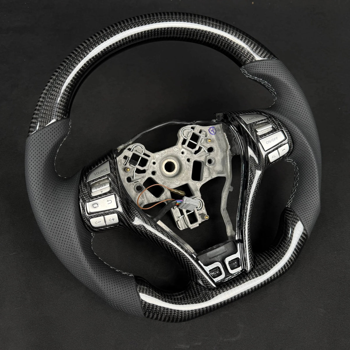Nissan Navara Np300/D23 Premium Steering Wheel - Genuine Perforated Leather & Carbon Fiber - Tech4tourers