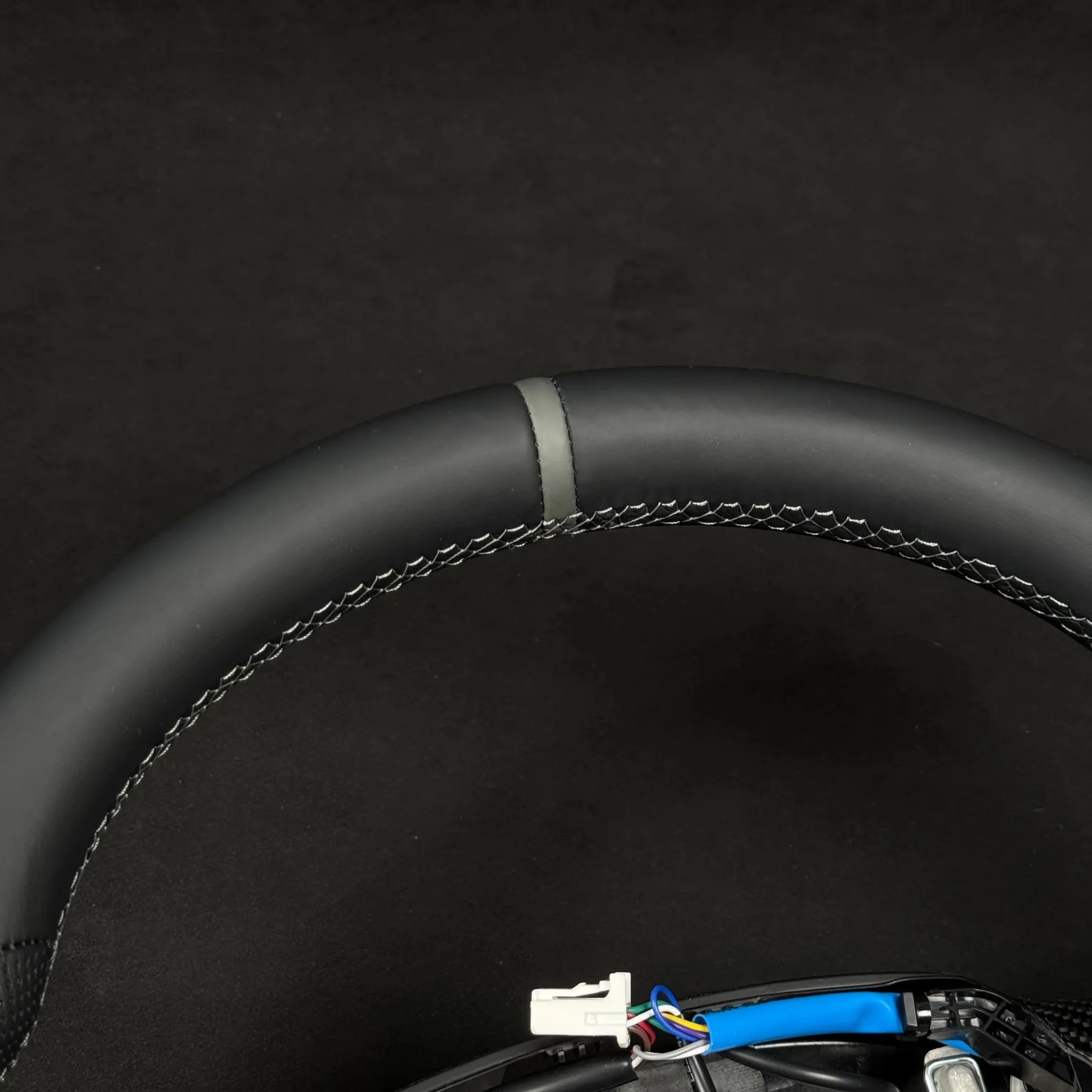 Premium Steering wheel - Suitable for use with Toyota Hilux N80 2015-2026 Genuine Leather + Centre Stripe - Tech4tourers