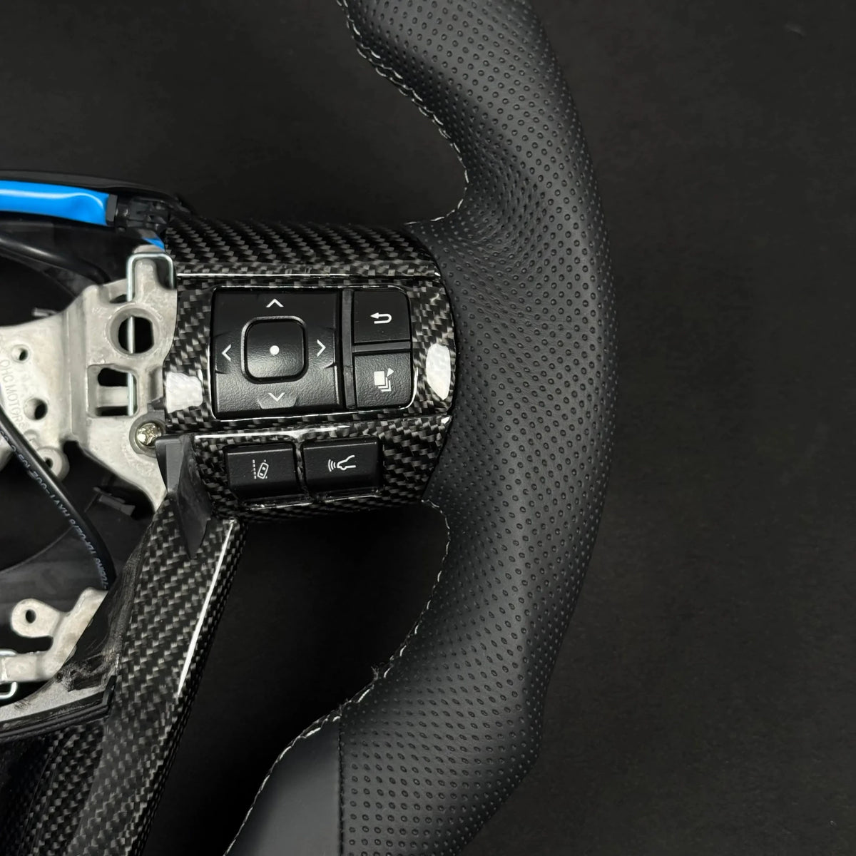 Premium Steering wheel - Suitable for use with Toyota Hilux N80 2015-2026 Genuine Leather + Centre Stripe - Tech4tourers