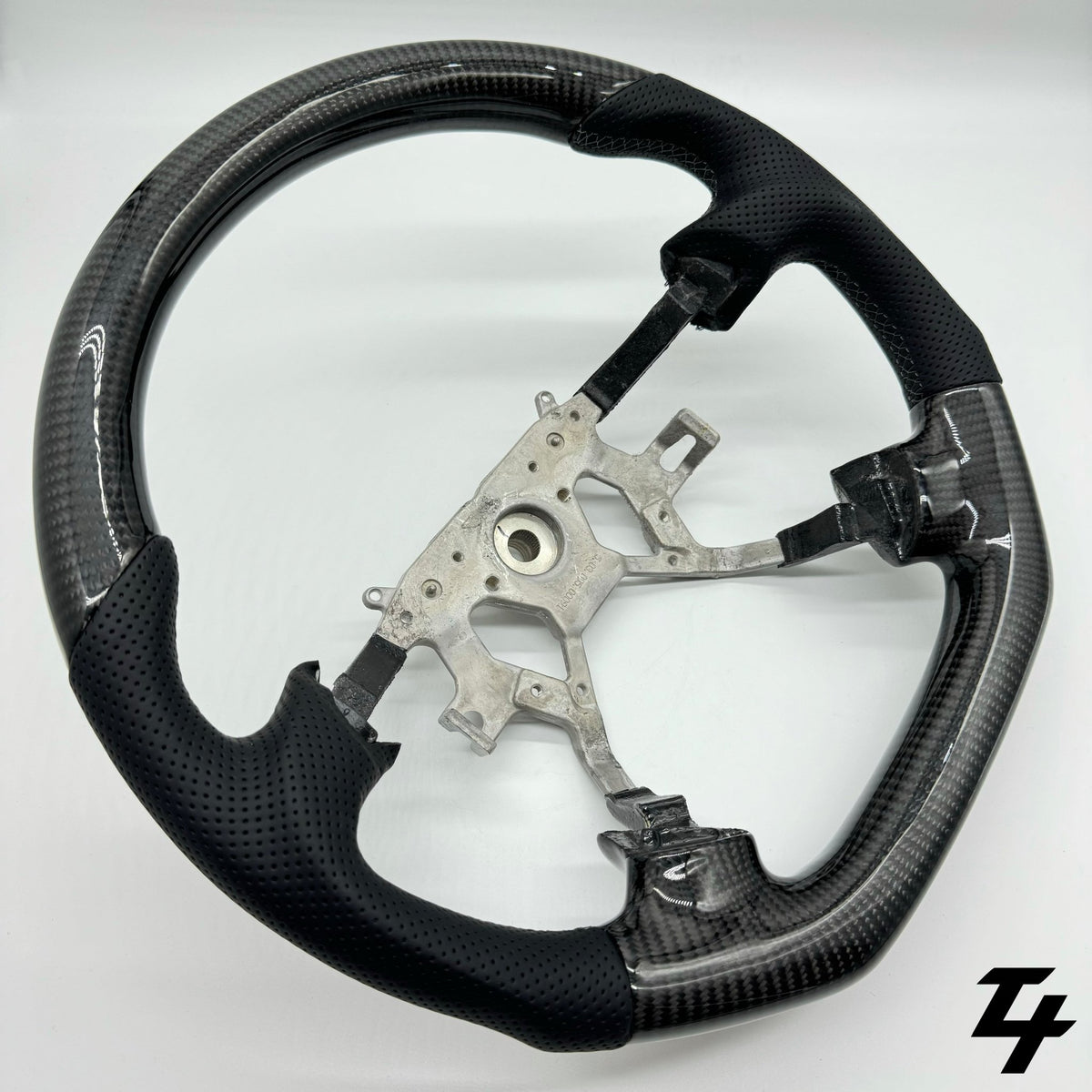 Nissan Patrol Gu Y61 Premium Steering Wheel - Genuine Perforated Leather & Carbon Fiber - Tech4tourers