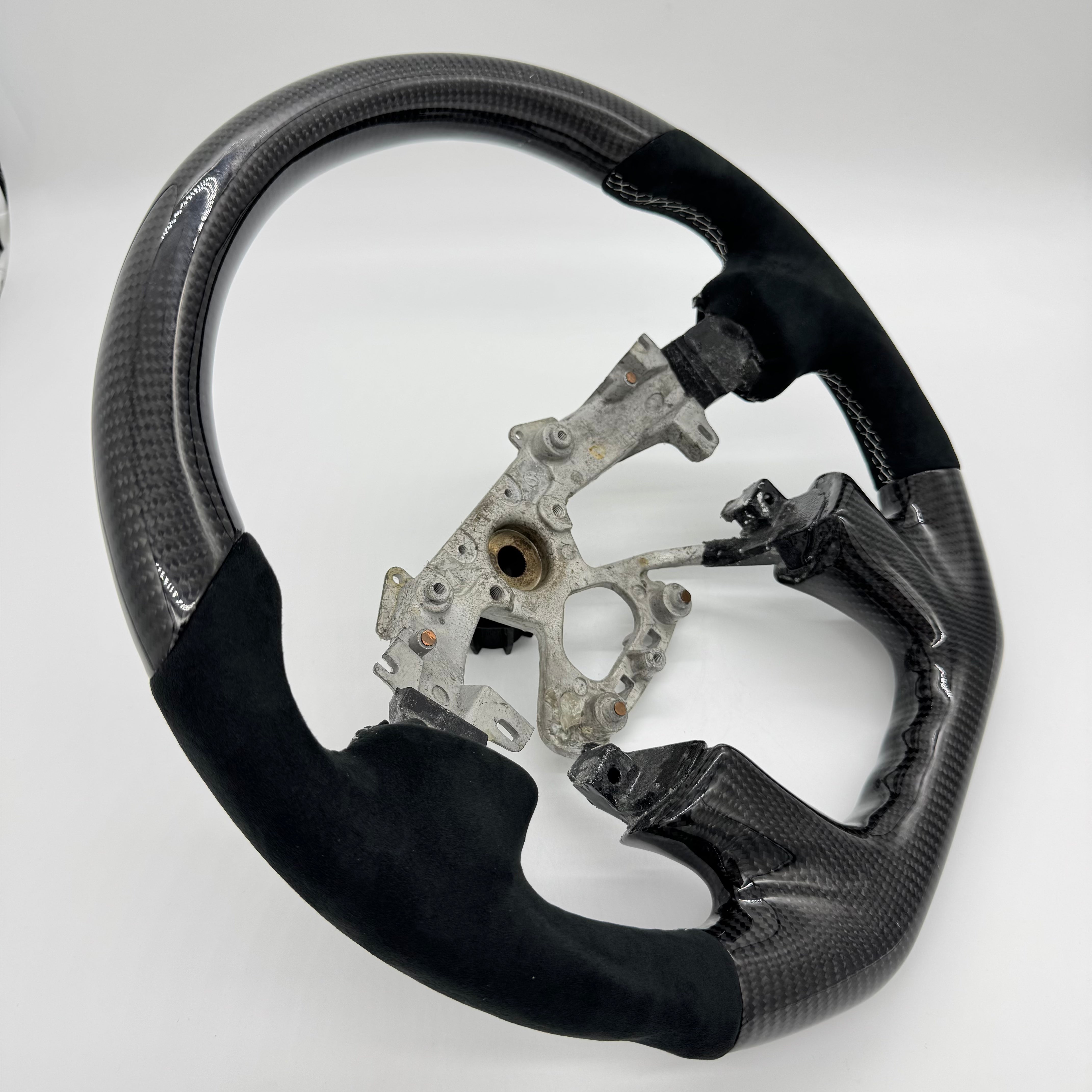 Nissan Patrol Y62 (2012–2026) Premium Steering Wheel – Carbon Fibre & Alcantara *Clearance*