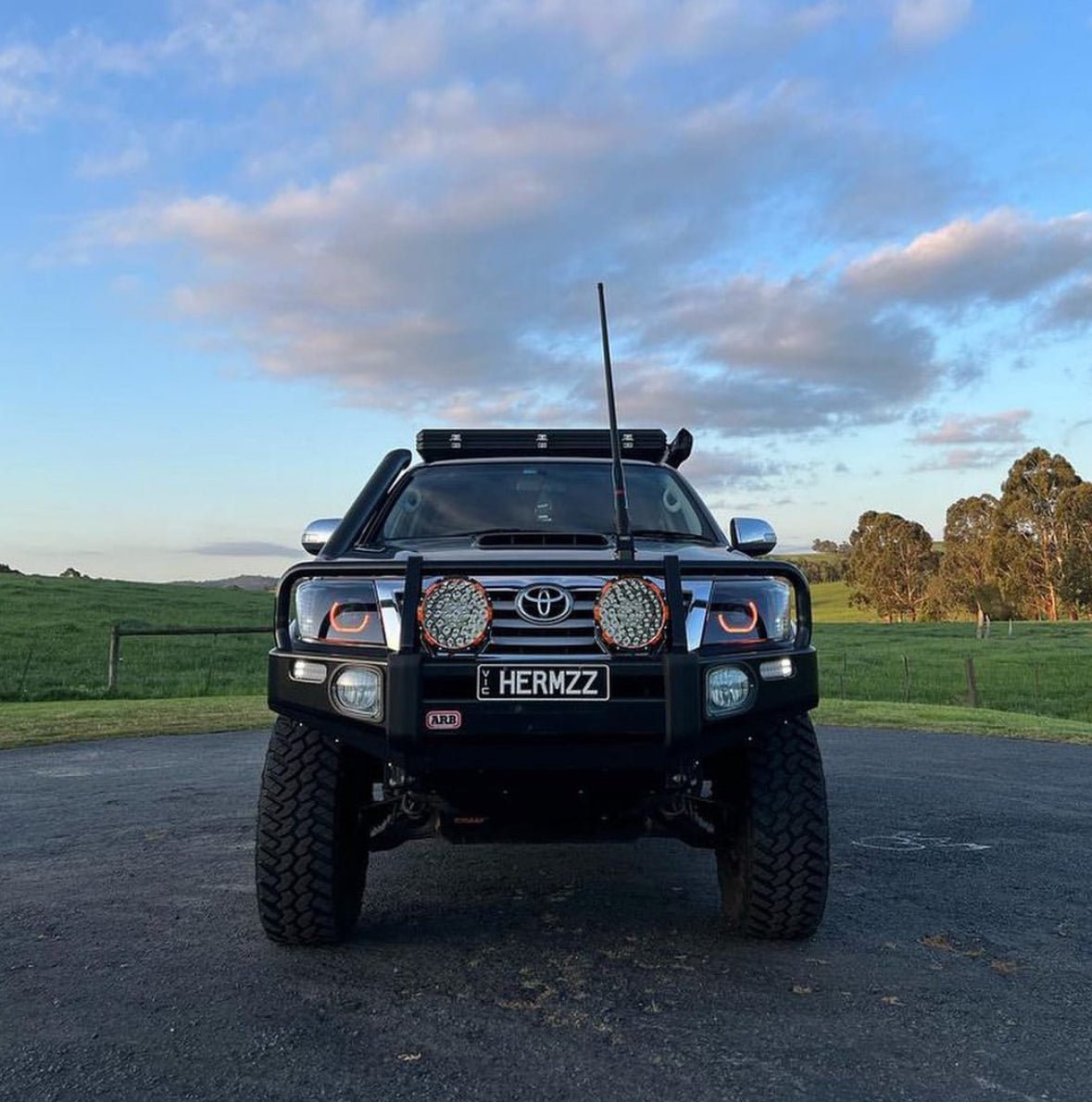 Premium Projector Headlights suitable for use with Toyota Hilux N70 - Tech4tourers