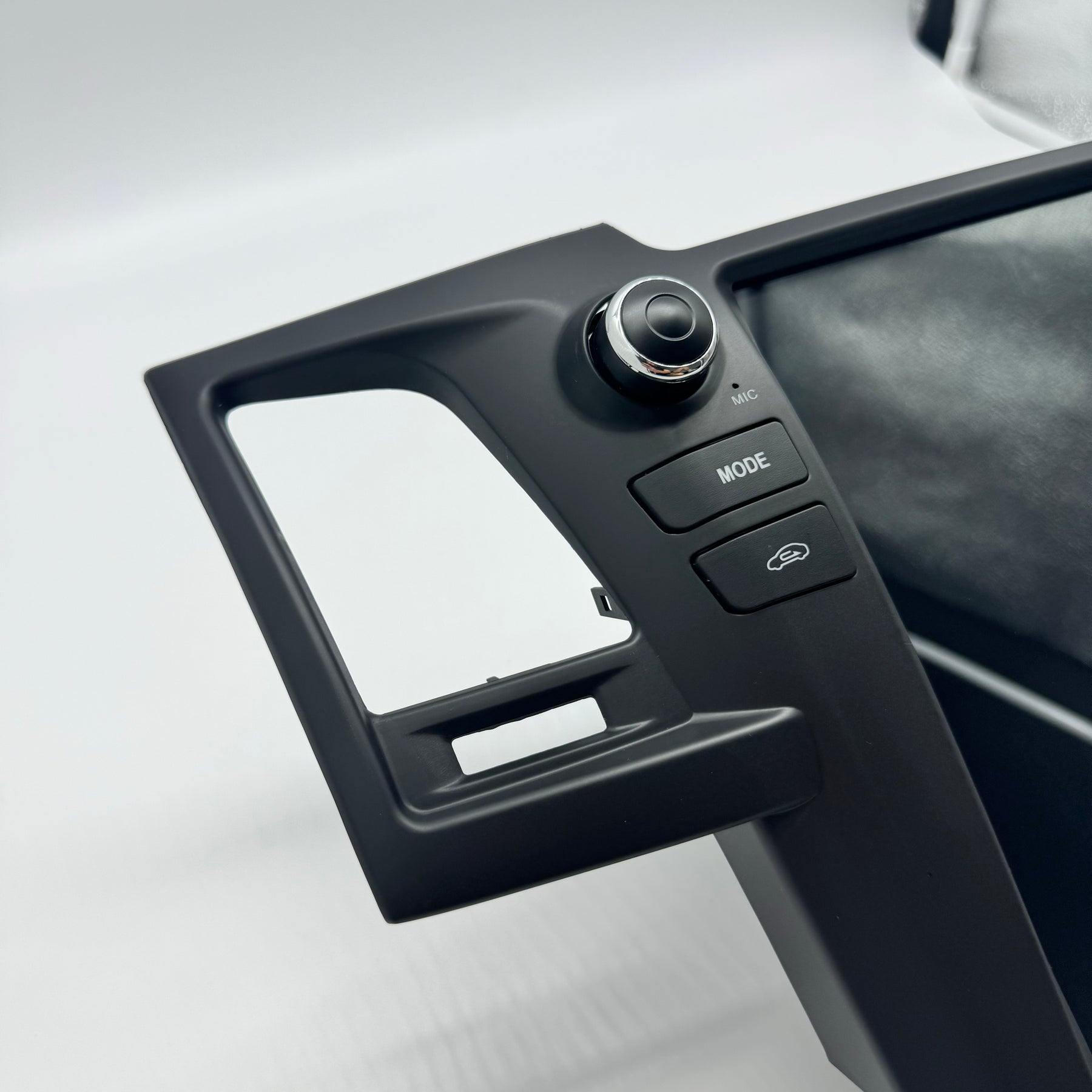 Plug and play Hilux N70 Android Auto multimedia display installation