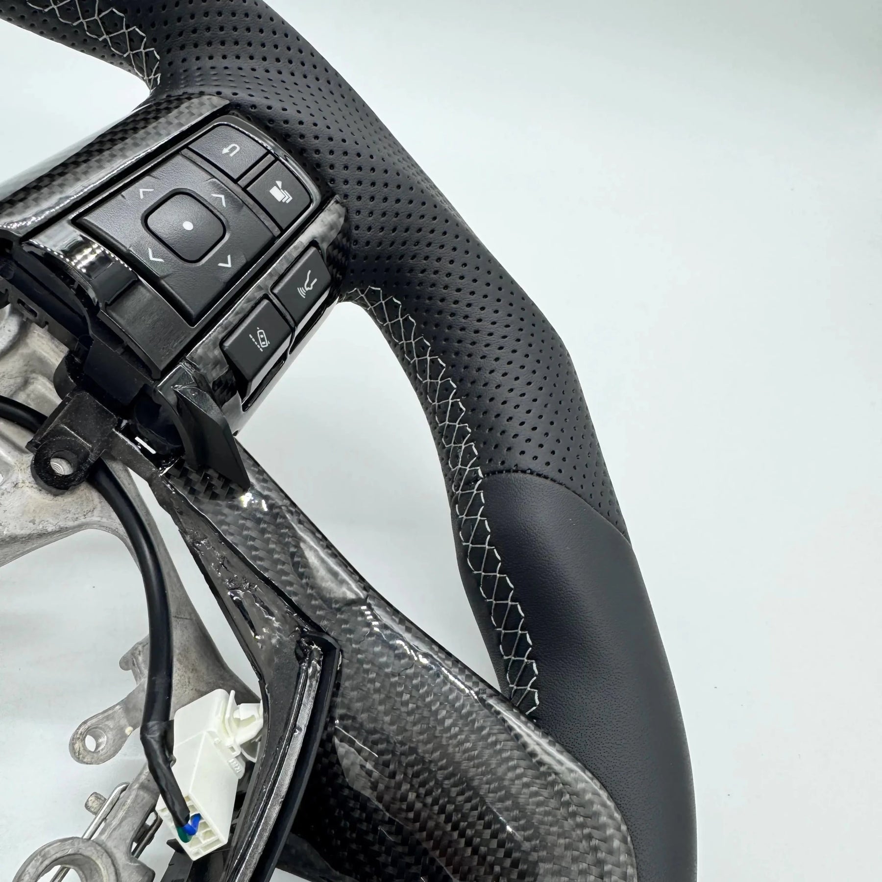 Premium Steering Wheel - Suitable for use with Toyota LandCruiser 70 2024 - 2026 Genuine Leather + Centre Stripe - Tech4tourers