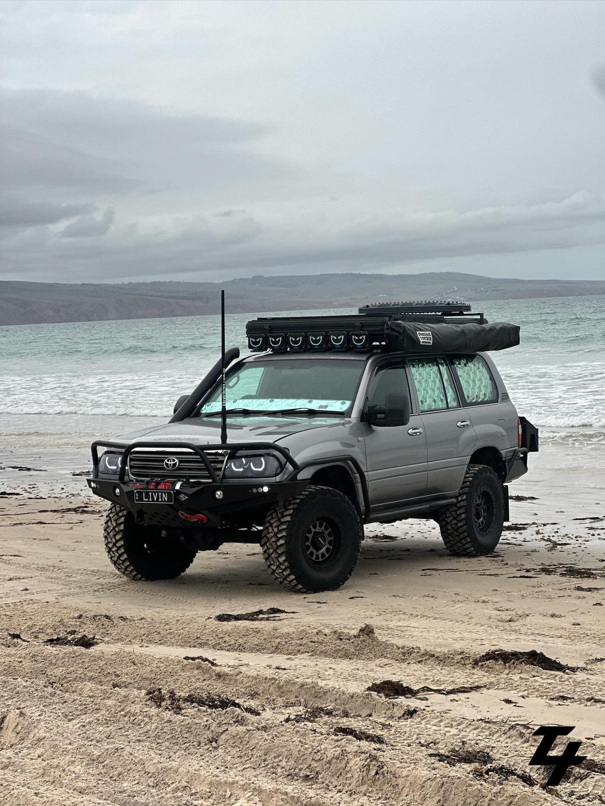 Premium Projector Headlights suitable for use with Toyota Land Cruiser 100/105 series - Tech4tourers